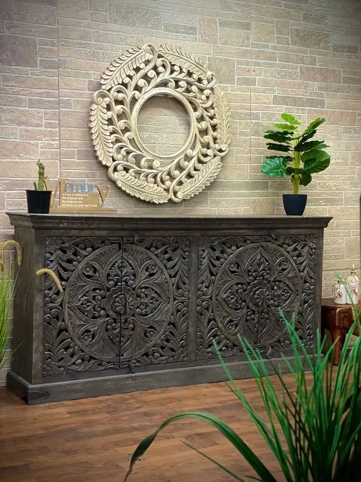 Side Board Colonial Design