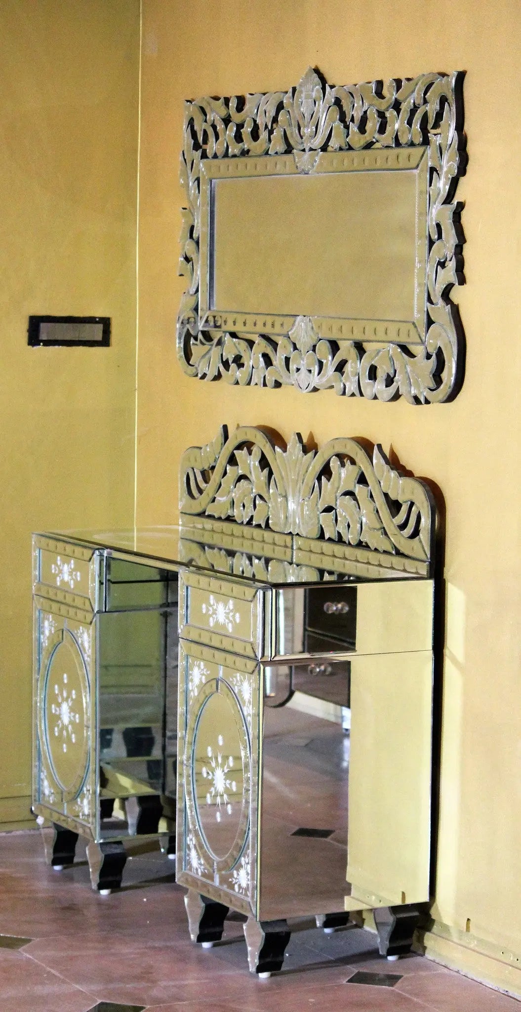 Suave Mirrored Grand Cabinet, 2 Drawer VDMF403 Venetian Design