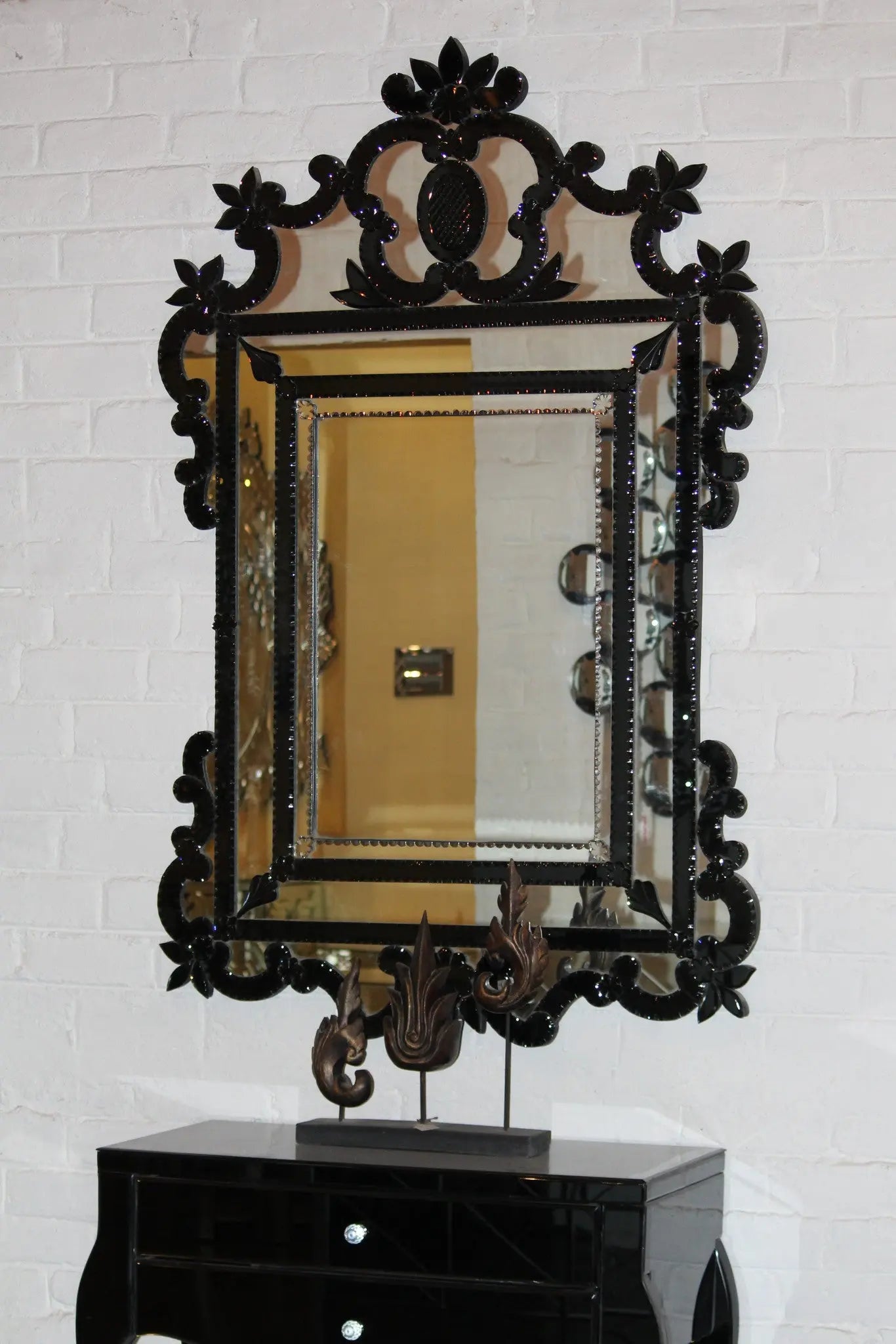 Black Murano Mirror VDMR-15 Venetian Design